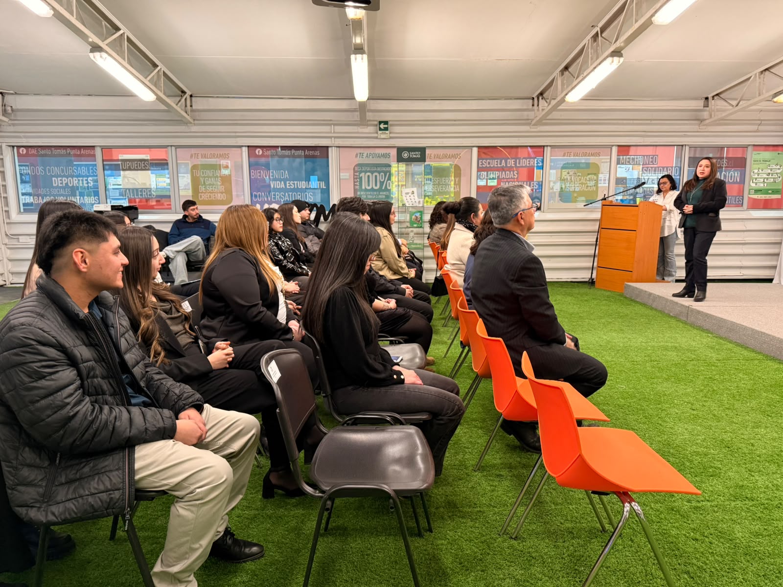 SII entregó certificaciones a estudiantes del Instituto Santo Tomás de Punta Arenas que apoyaron Operación Renta 2026.