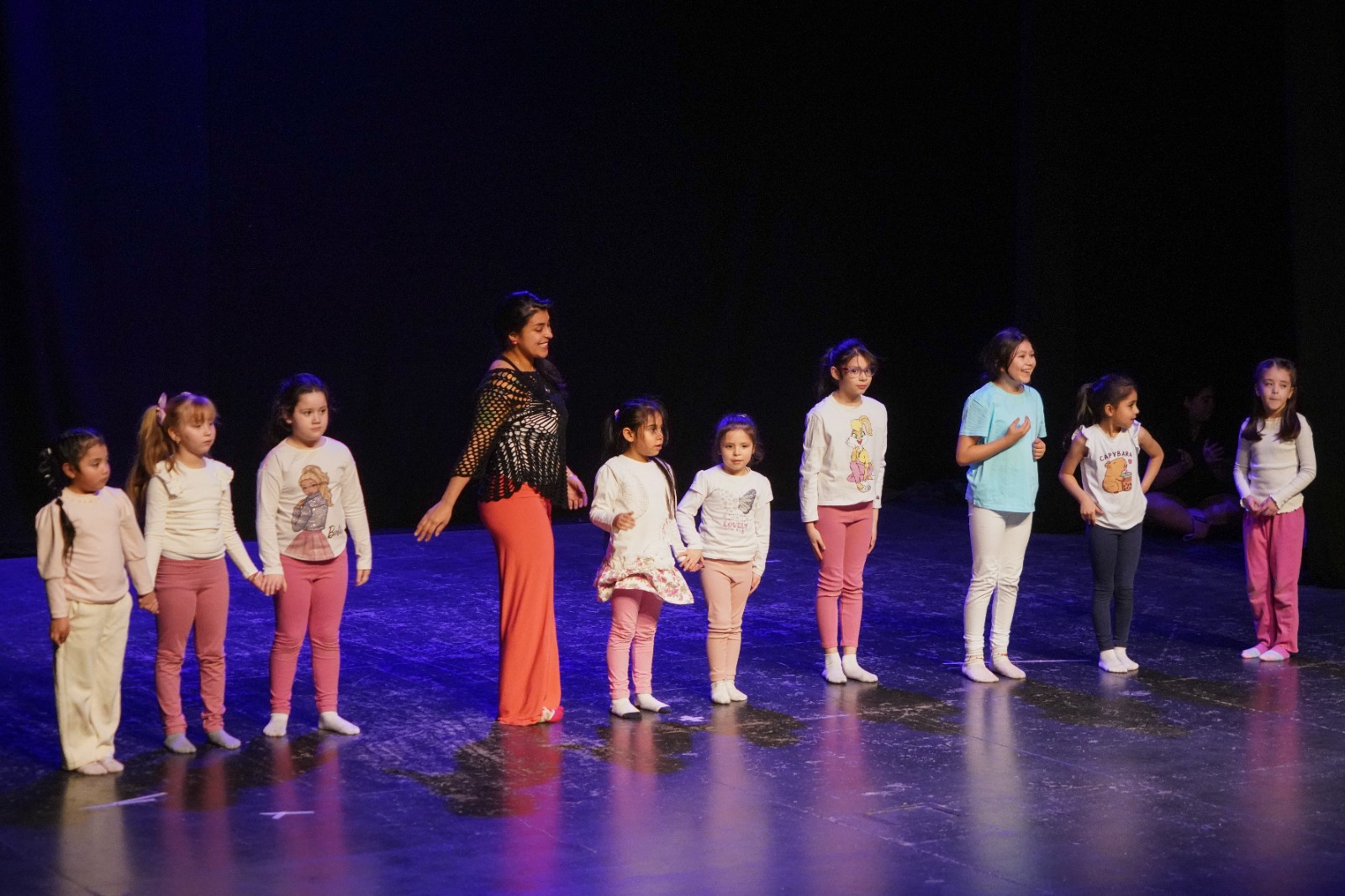 Talleres Infantiles de Invierno culminan con masiva participación de familias en Punta Arenas.