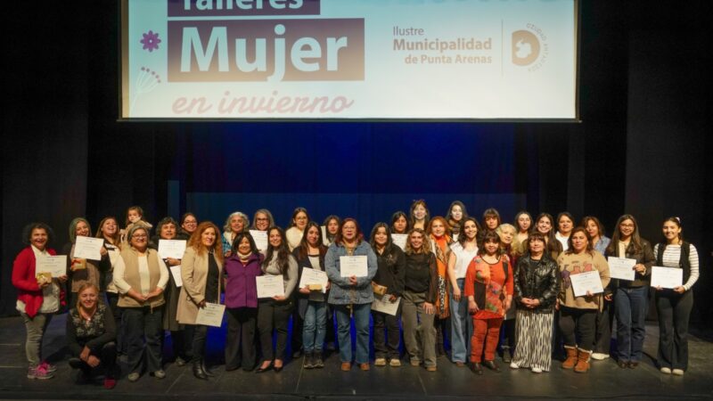 Municipio cierra exitosamente talleres de invierno dirigidos a mujeres.