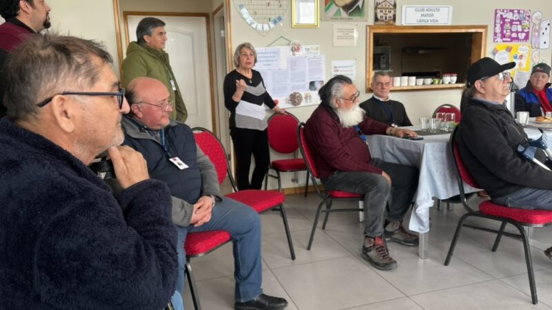 Coordinación Regional de Bibliotecas Públicas del SERPAT rescató en taller experiencias de vida de personas mayores de Punta Arenas.