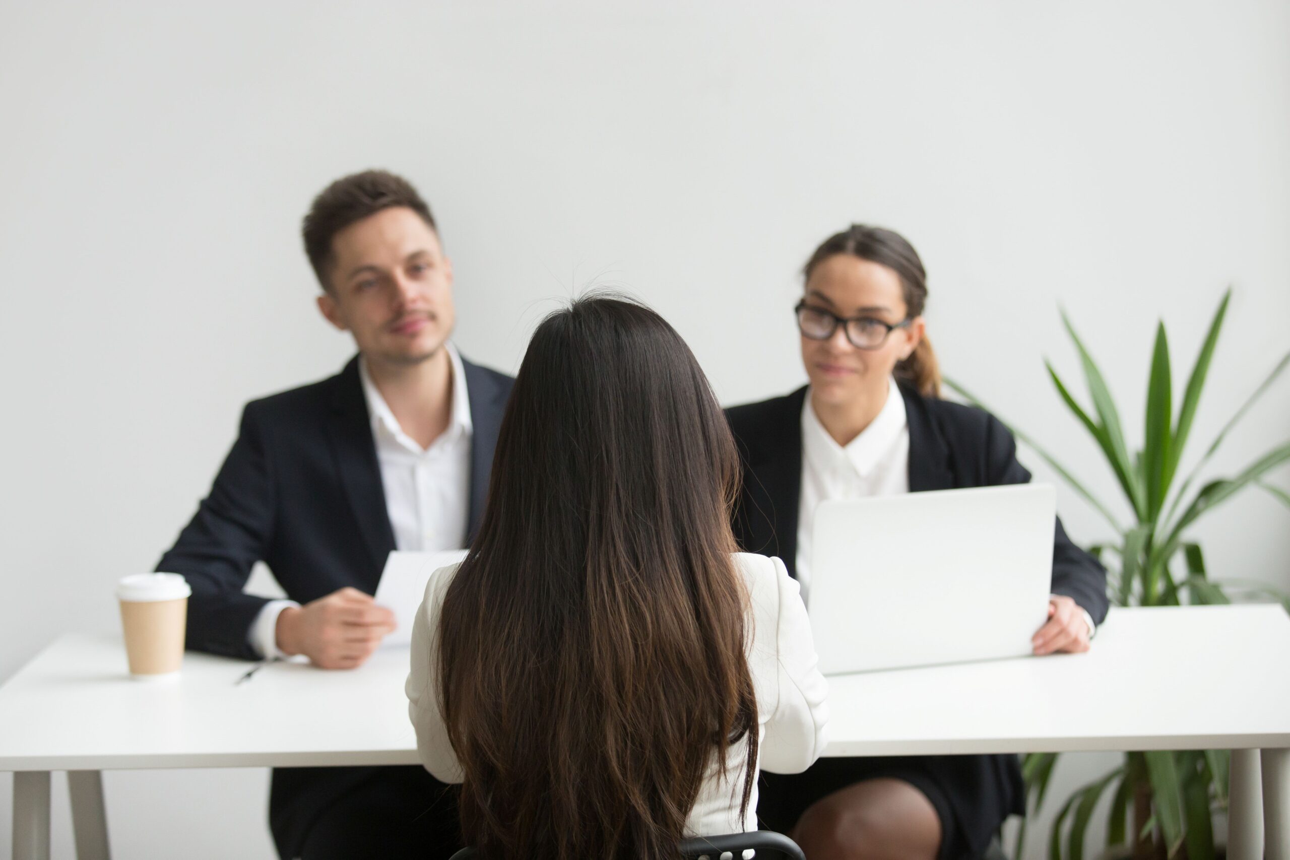 Experto entrega claves para destacar en un mercado laboral con alto desempleo.