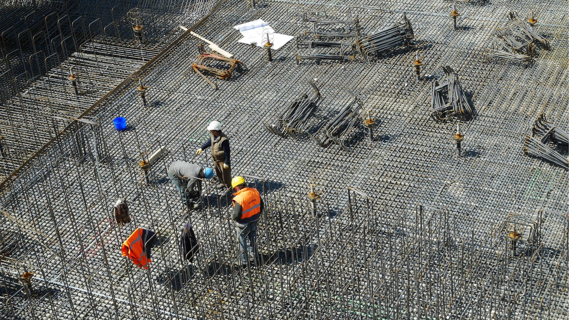 Confianza empresarial suma cuatro meses a la baja y empleo completa cinco en terreno pesimista, según Escuela de Negocios de la Universidad Adolfo Ibáñez.