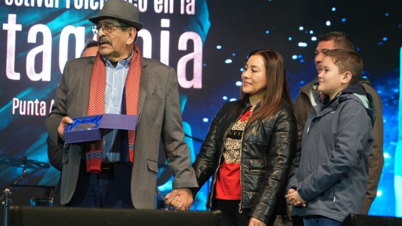 Festival Folclórico abrió con tradición, competencia y emotivo homenaje magallánico