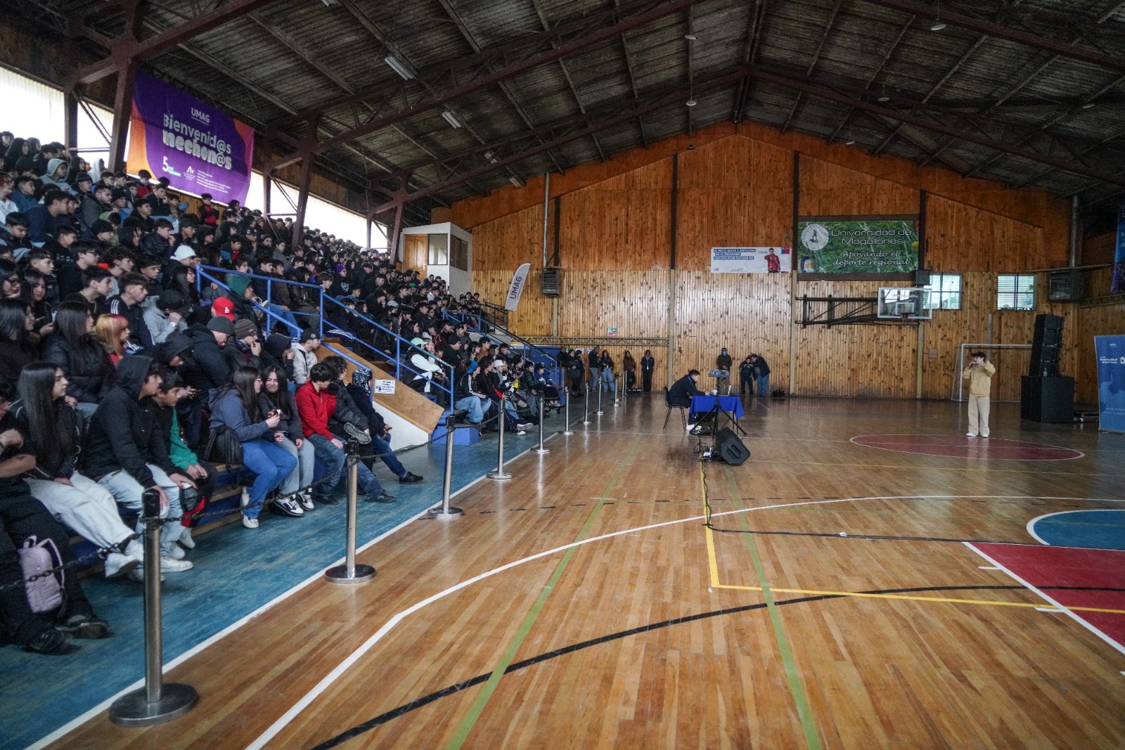 El Menor inspiró a 300 jóvenes en masterclass de freestyle.