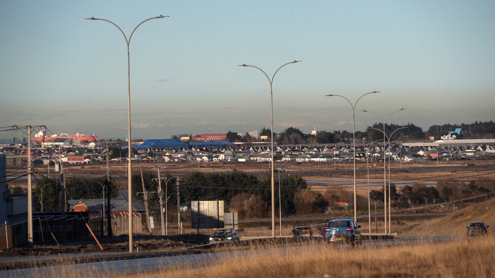 Avanza anhelado proyecto de iluminación y mejoramiento de la ruta hacia el aeropuerto de Punta Arenas.