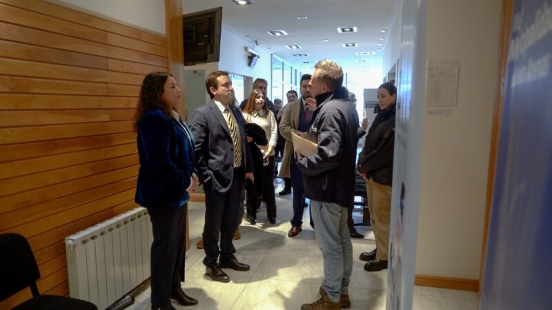 Subsecretario del Trabajo destacó gestión de la OMIL de Punta Arenas.