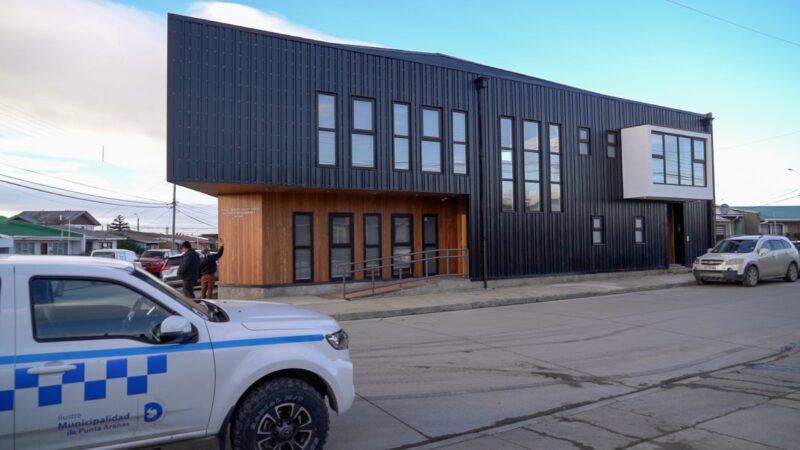 Municipio entrega renovada sede vecinal para población Manuel Chaparro de Punta Arenas.