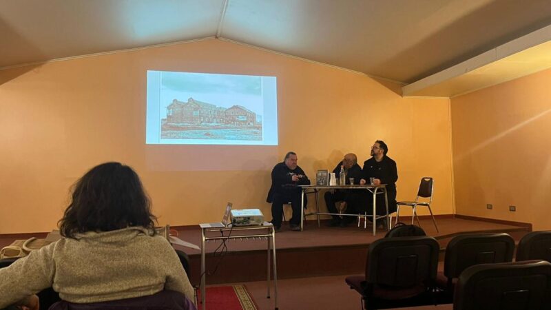 Lanzamiento del libro “Trabajo en la Patagonia y en Tierra del Fuego” en Puerto Natales | Juan Salvador Miranda