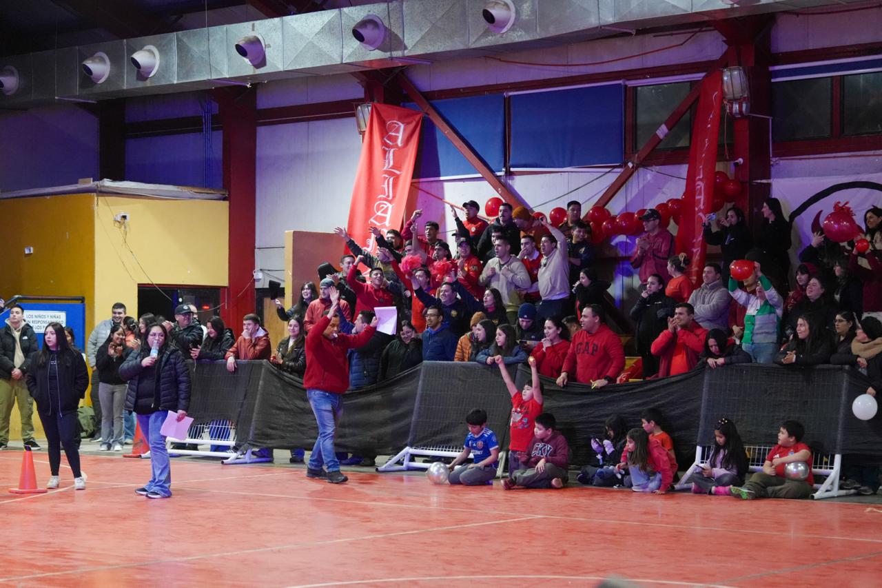 La Fiesta de la Nieve volvió a reunir a Puerto Williams en una celebración que mantiene viva una de sus tradiciones más queridas.
