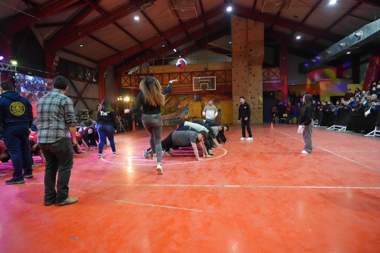 Puerto Williams despidió con alegría una multitudinaria Fiesta de la Nieve que reunió a toda la comunidad.