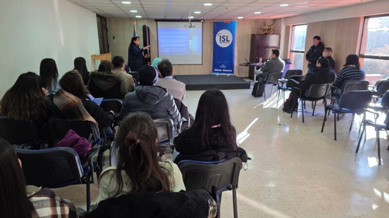 Trabajadores a honorarios conocieron beneficios y cobertura del Seguro de Accidentes Laborales en capacitación del ISL.