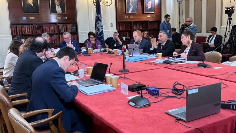 Directivos de la CUT participaron en debate en el Senado por proyecto de ley de Sala Cuna Universal.
