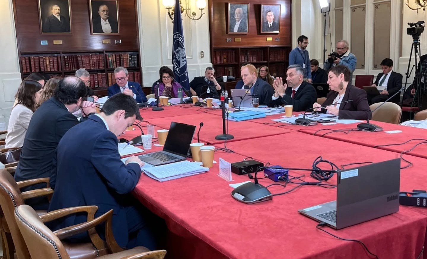 Directivos de la CUT participaron en debate en el Senado por proyecto de ley de Sala Cuna Universal.