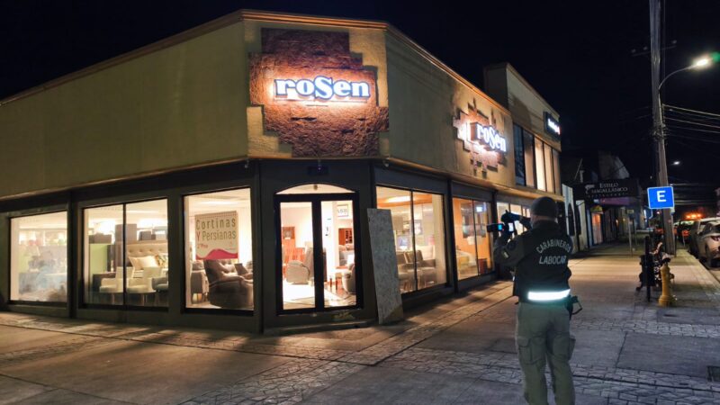 Hombre con 20 causas anteriores fue detenido tras robo a tienda Rosen en Punta Arenas