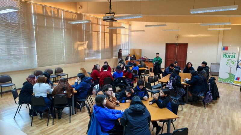 Escuela de Debate Participativo cierra su ciclo con exitosa jornada de evaluación en la SECREDUC de Magallanes.