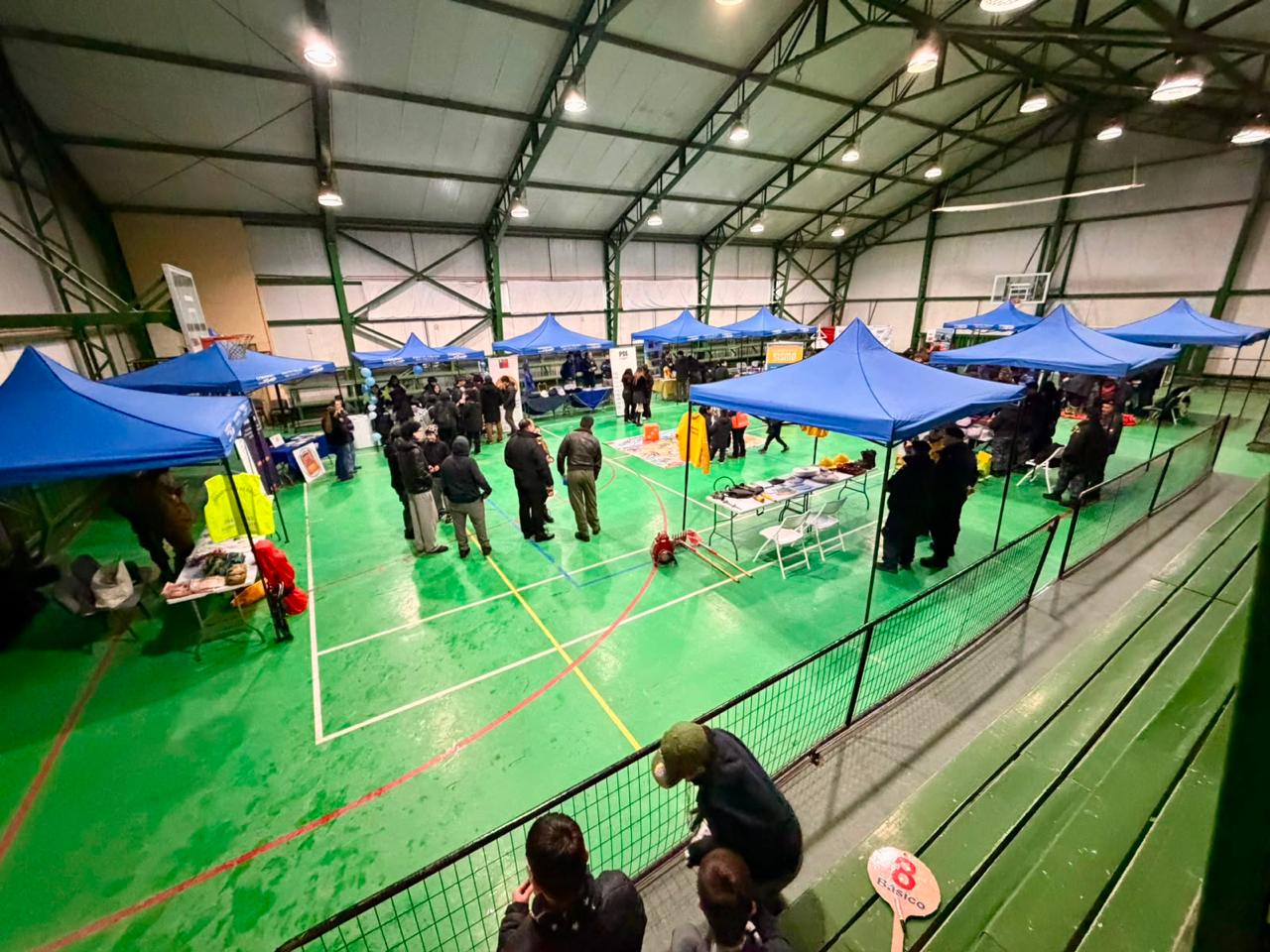 Más de 180 personas participan en la III Feria de Emergencias y Desastres de Puerto Williams.