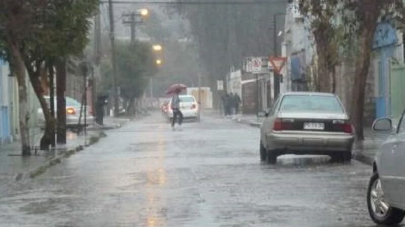 Intenso sistema frontal de vientos y lluvias golpea diversas regiones del país.