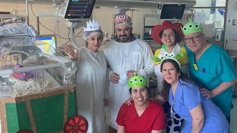 Unidad de Paciente Crítico Neonatal del Hospital Clínico celebró sus 33 años.