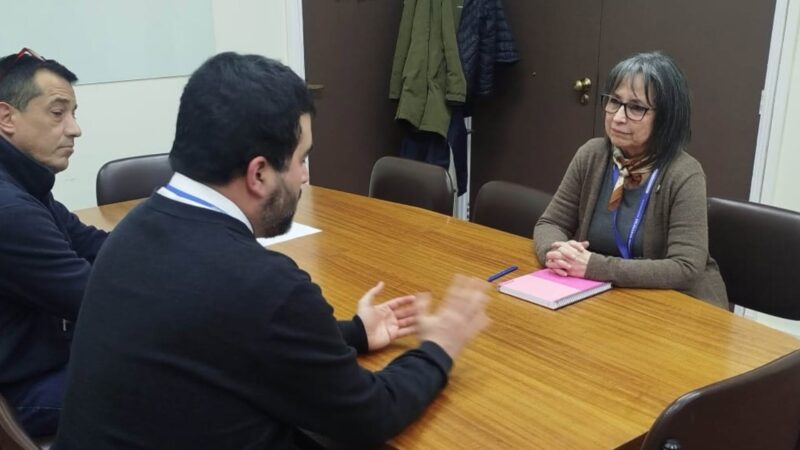 Delegada Provincial de Tierra del Fuego y Director Regional del SERNAC abordaron resultados del ciclo de educación financiera.