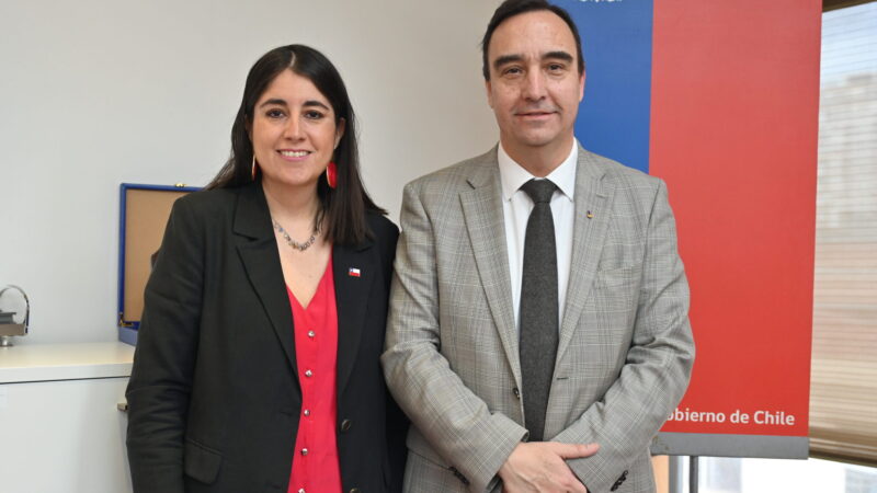 Conectividad rural y Cable Antártico marcan agenda de trabajo entre el Gobernador Jorge Flies y la Subsecretaria de Telecomunicaciones.