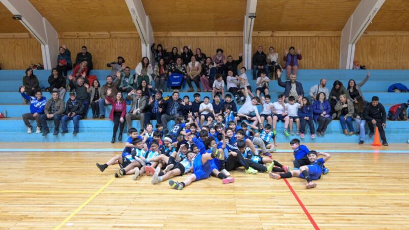 Karate, futbol, futsal, básquetbol y escalada: Organizaciones reciben certificados de adjudicación de fondos para amplia oferta deportiva para jóvenes natalinos.