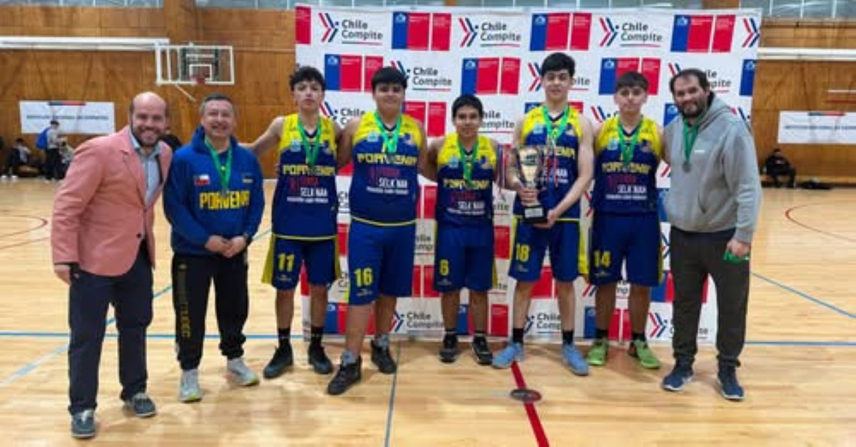 Liceo Bicentenario Hernando de Magallanes de Porvenir logró segundo lugar regional en Básquetbol Escolar Sub-17.