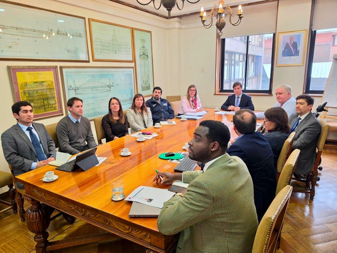 Senador Kusanovic impulsa coordinación con el MOP para acelerar proyectos estratégicos de Magallanes.