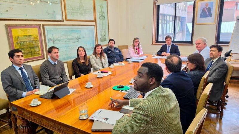 Senador Kusanovic impulsa coordinación con el MOP para acelerar proyectos estratégicos de Magallanes.