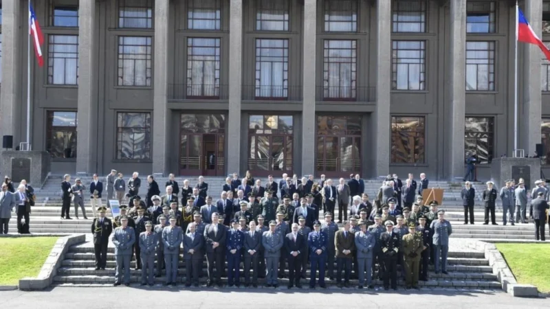 Ejército de Chile inaugura primera Exposición Militar de Montaña y Antártica y abre sus puertas al público este sábado.
