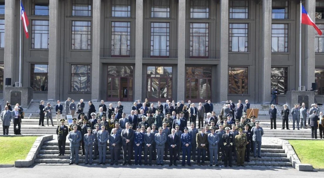 Ejército de Chile inaugura primera Exposición Militar de Montaña y Antártica y abre sus puertas al público este sábado.