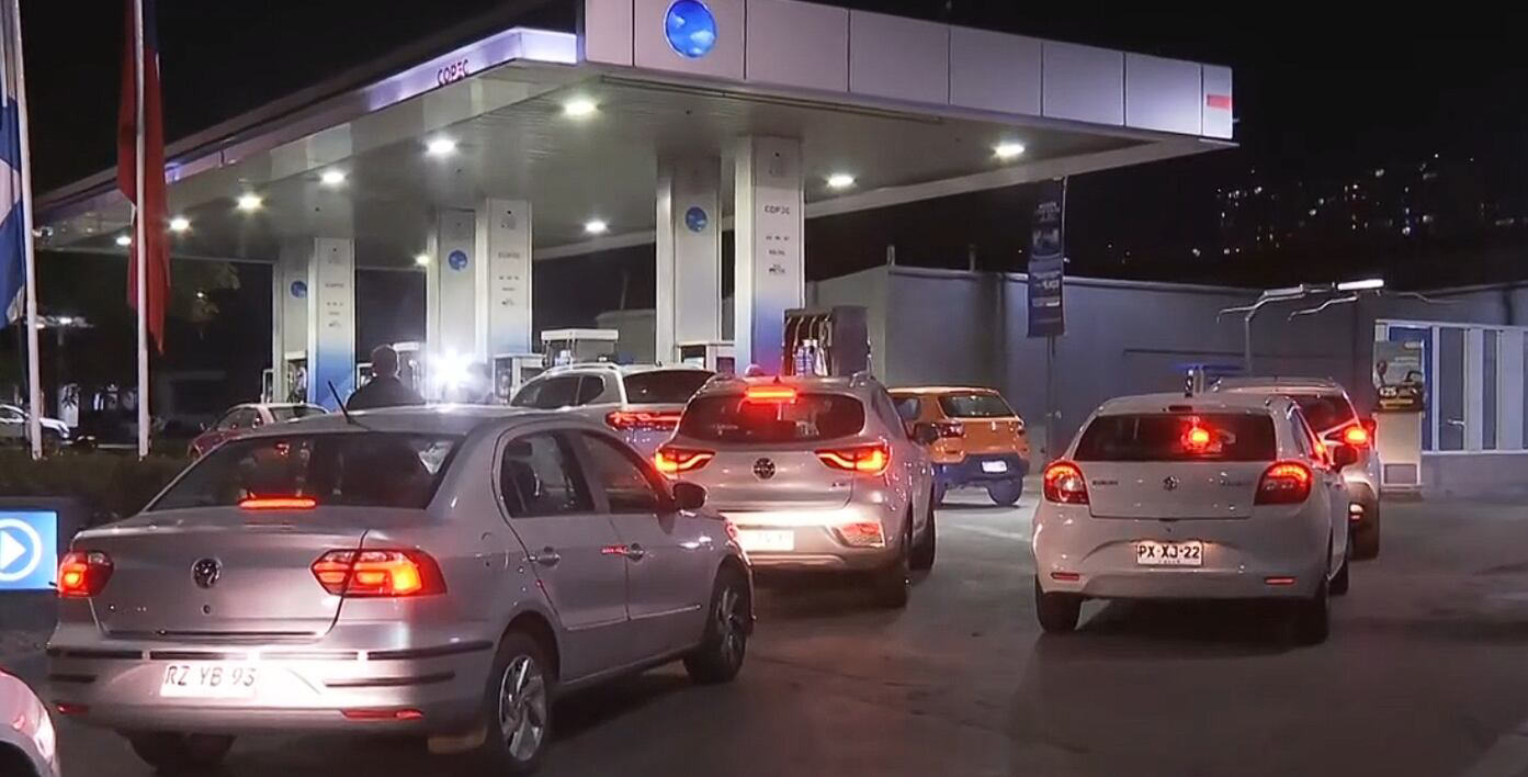 Ministro de Hacienda advierte nuevas alzas de combustibles y anticipa fuerte presión sobre el precio del diésel.