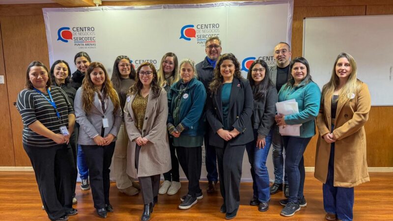 Academia de Mujeres Empresarias de SERCOTEC llegó hasta Puerto Williams para fortalecer a emprendedoras locales.