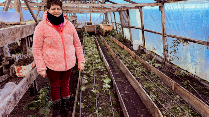 INDAP Magallanes reconoce a Dulserina Vidal, la mujer que llevó la esencia de Chiloé a la agricultura de Tierra del Fuego.