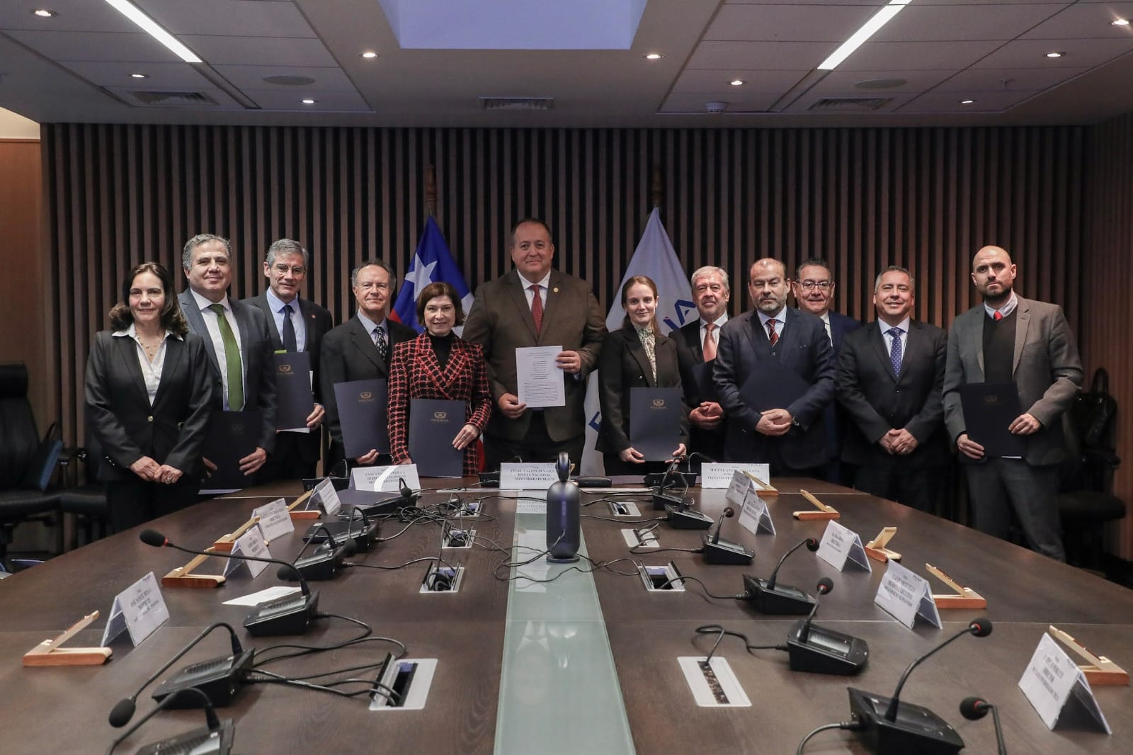 Organismos públicos y del sector privado financiero crean Mesa Nacional Contra Fraude Financiero Transnacional.