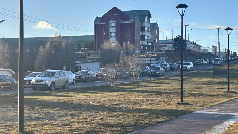 Falta de surtidores de GNC mantiene largas filas en Punta Arenas