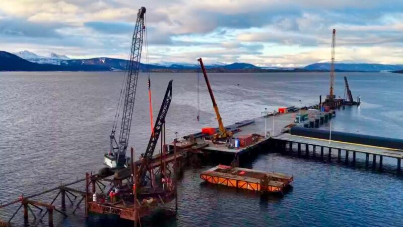 Segunda etapa del muelle multipropósito de Puerto Williams supera el 55% de avance y proyecta iniciar operaciones en 2027.