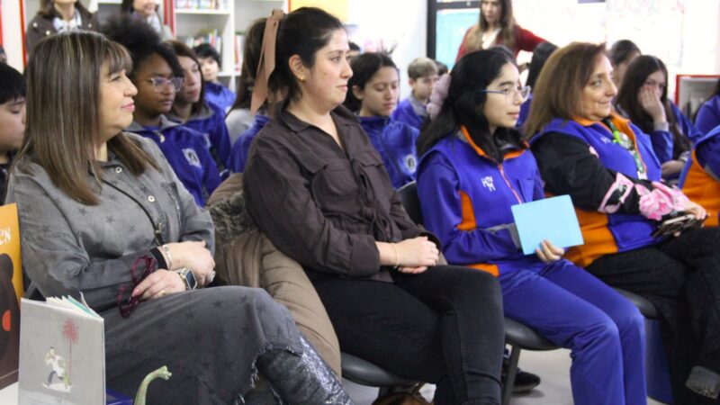 La Antártica se lee: “Cuentos Antárticos y algo más” llega a las aulas magallánicas.