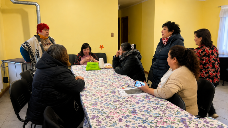 SEREMI de la Mujer releva liderazgo de dirigentas sociales y fortalece trabajo con vecinas de Río de los Ciervos al sur de Punta Arenas.