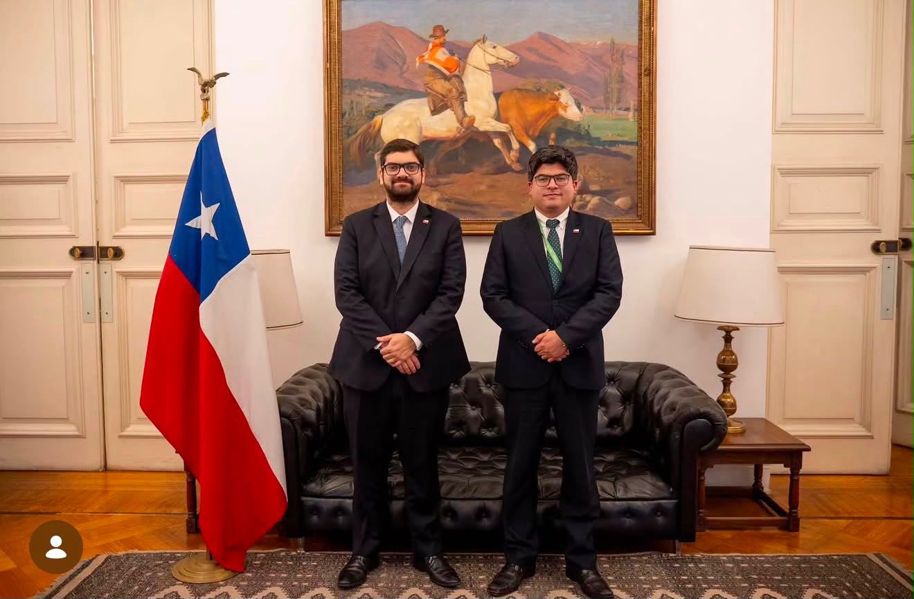 SEREMI de Gobierno de Magallanes Ángel Roa se reúne en La Moneda con subsecretario José Francisco Lagos.