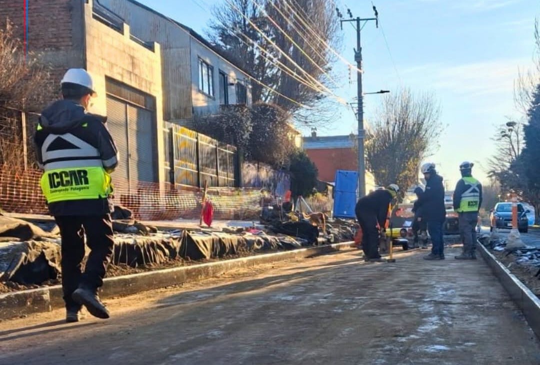 Trabajos de hormigonado continúan en Avenida España de Punta Arenas, en el sector Sur de la ciudad.