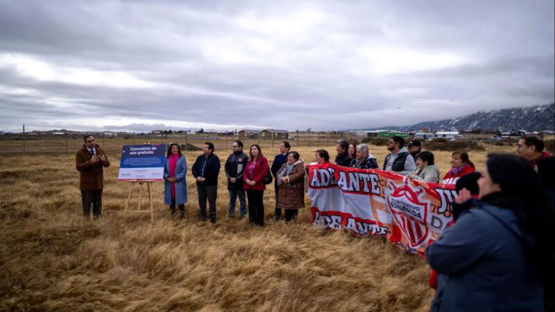 Club Deportivo Esmeralda de Puerto Natales recibió terreno para construir futura sede.