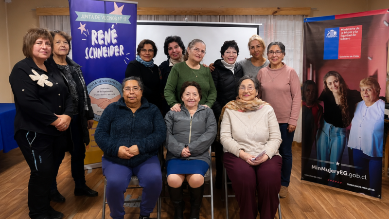 SEREMI de la Mujer acerca la Ley Integral a la JJ.VV René Schneider de Punta Arenas.