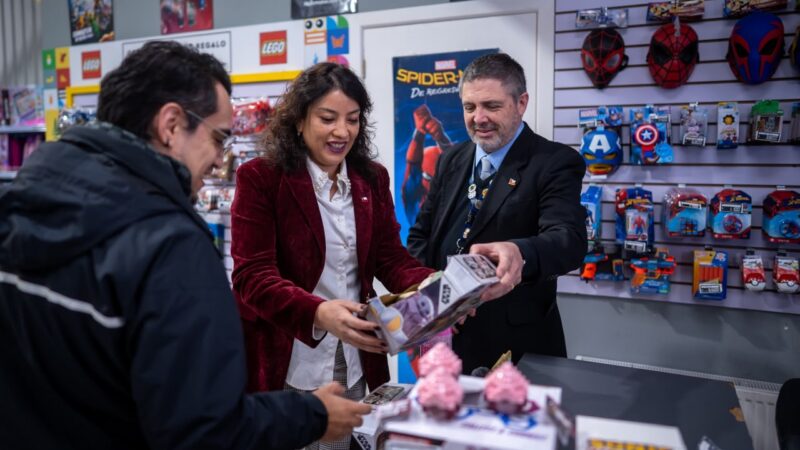 Día del Niño y Niña: SEREMI de Salud Magallanes refuerza fiscalizaciones a juguetes y llama a verificar etiquetado antes de comprar.
