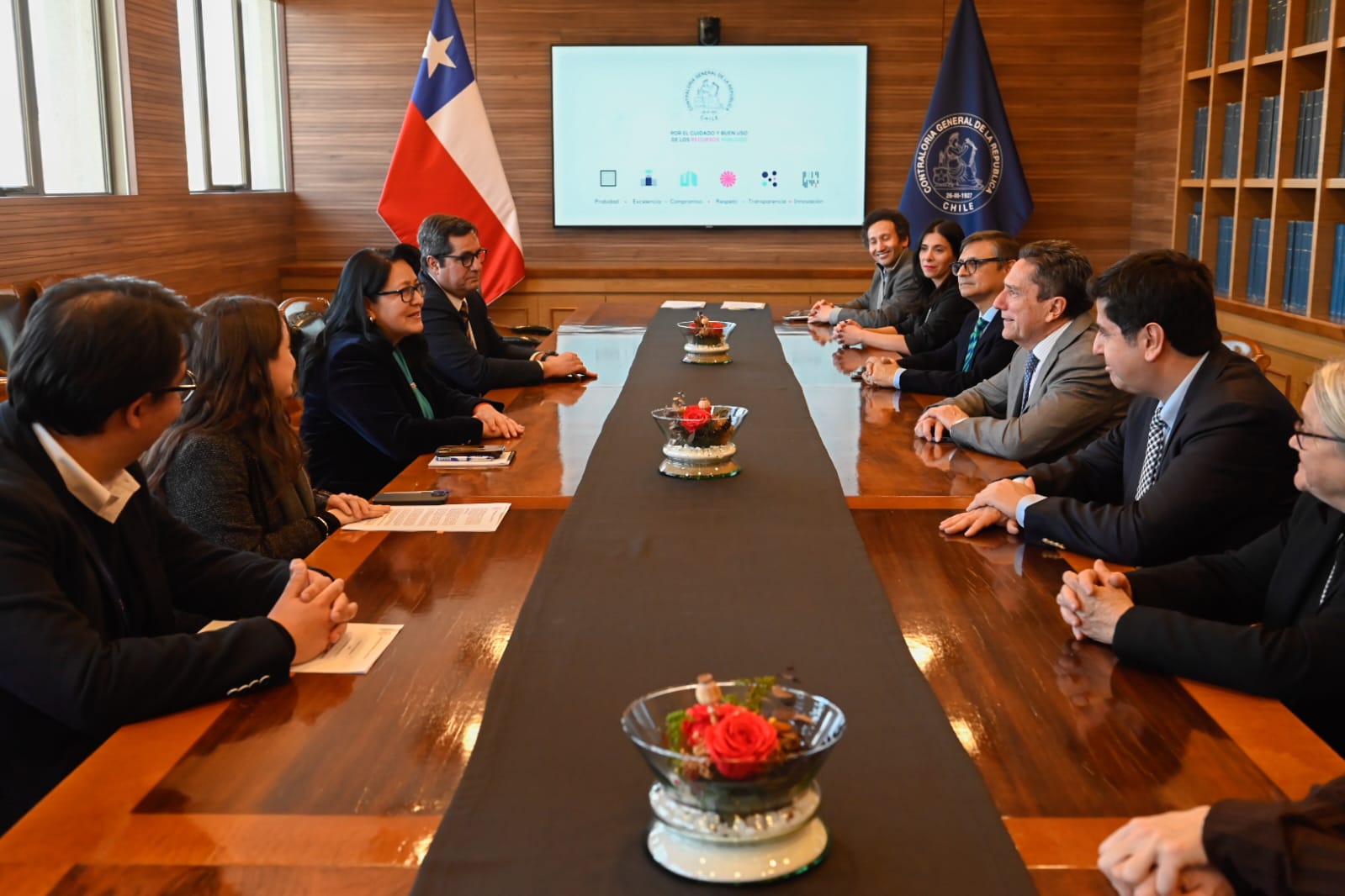 Contraloría General de la República y Red de Integridad y Estado Abierto sellan acuerdo para combatir la corrupción en el sector público y privado.