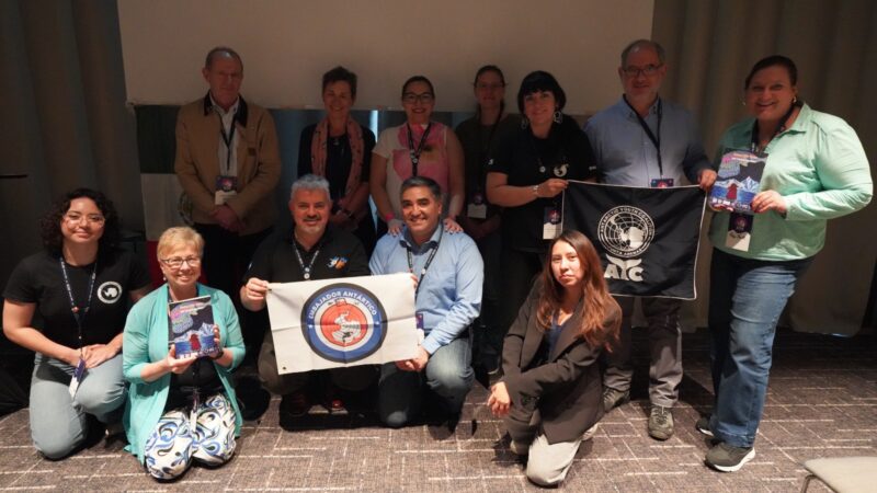 Divulgadores y educadores chilenos llevan la Antártica a las aulas en el mayor congreso científico polar del mundo.
