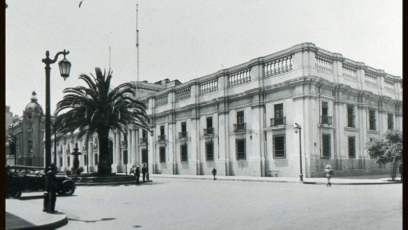 Una breve historia de la institución de la Primera Dama en la República de Chile.