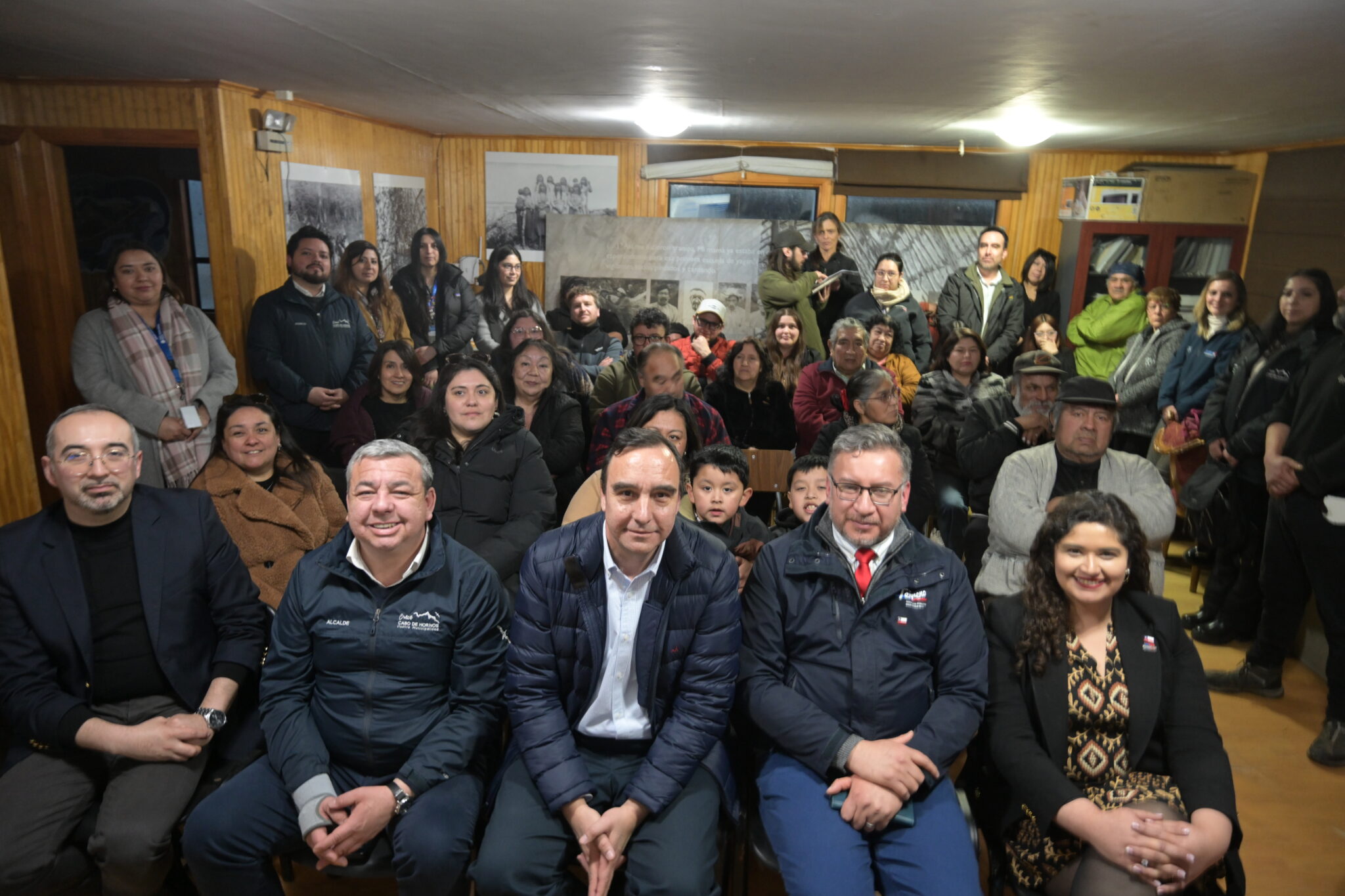 Gobierno Regional y SERCOTEC impulsan programas de emprendimiento y nuevos negocios para la comunidad yagán de Puerto Williams.