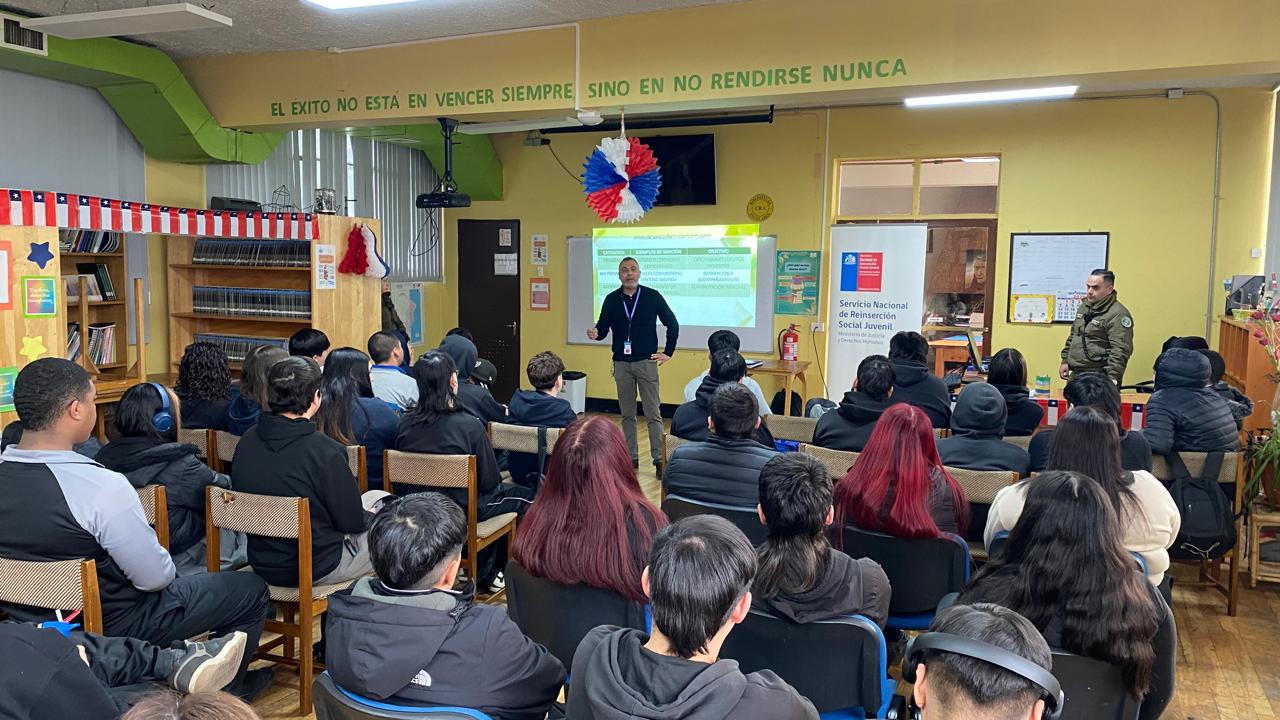 Continúa reforzamiento preventivo sobre ley de responsabilidad penal adolescente en el Liceo Industrial de Punta Arenas.