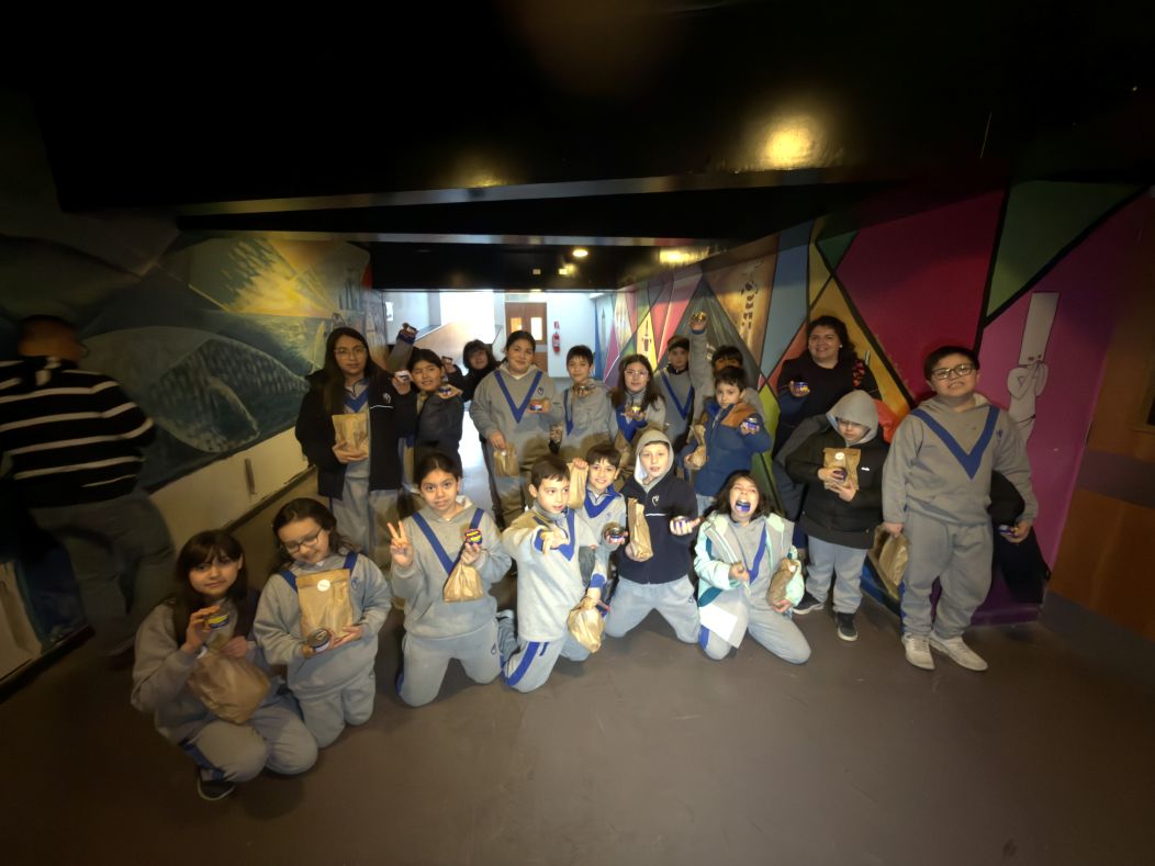Niños de cuatro localidades aprendieron sobre alimentación saludable y buen trato a través del teatro.