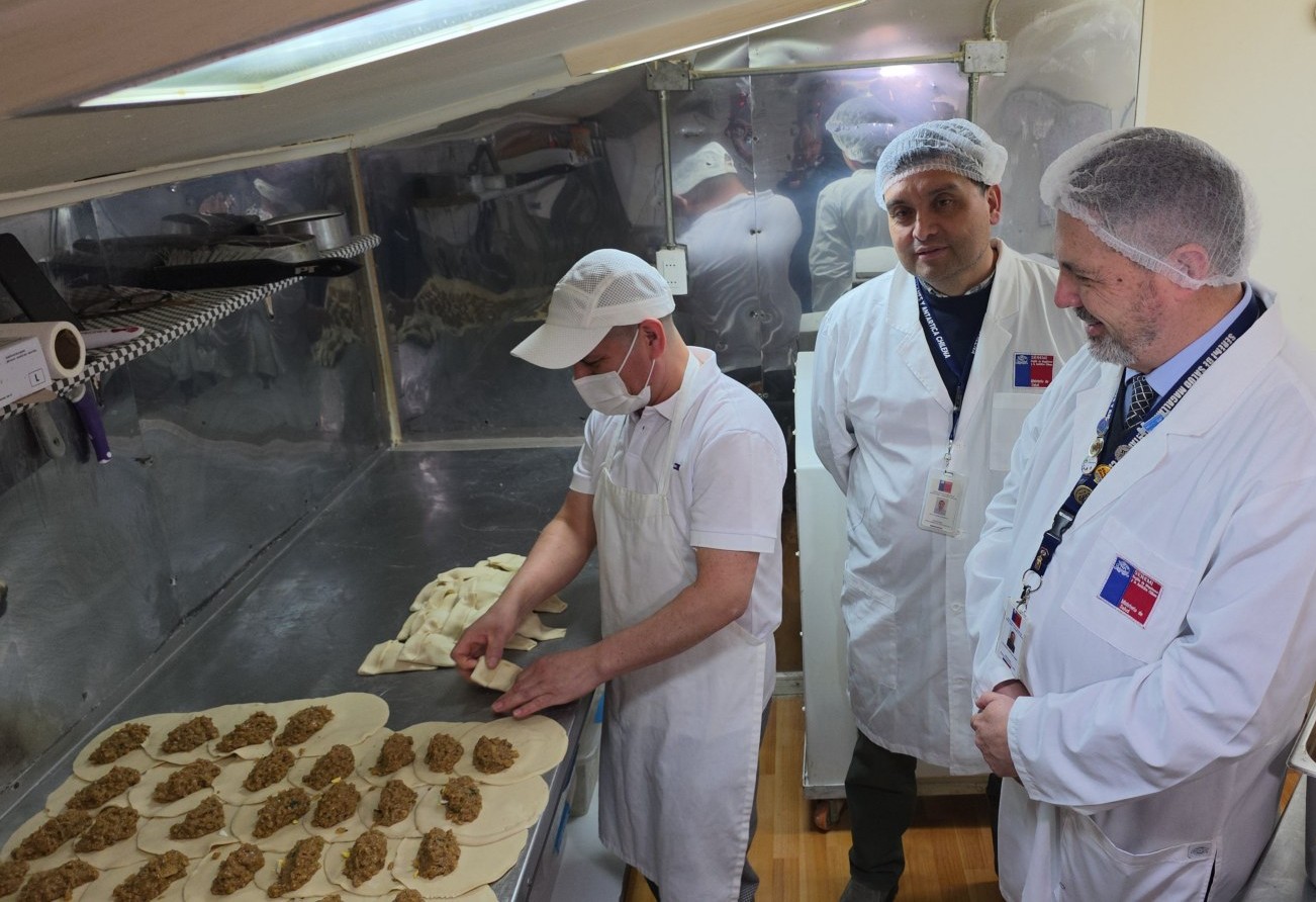 Fiestas Patrias en Magallanes: SEREMI de Salud intensifica fiscalización a locales de elaboración y venta de empanadas.